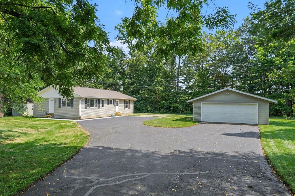410 N Bluff Street, Berrien Springs, MI 49103