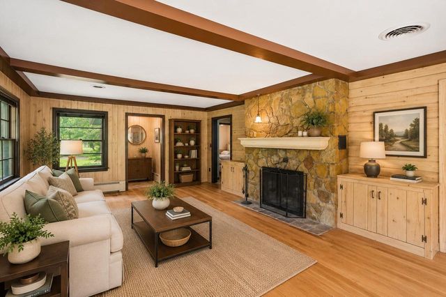 29303 Evergreen DRIVE, Waterford, WI 53185