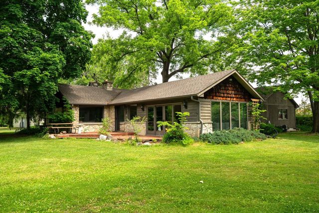 29303 Evergreen DRIVE, Waterford, WI 53185