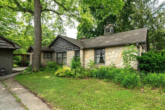 29303 Evergreen DRIVE, Waterford, WI 53185