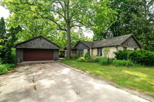 29303 Evergreen DRIVE, Waterford, WI 53185