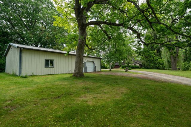29303 Evergreen DRIVE, Waterford, WI 53185