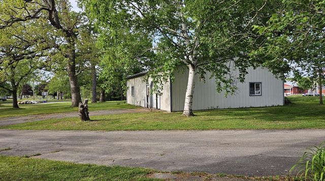 29303 Evergreen DRIVE, Waterford, WI 53185