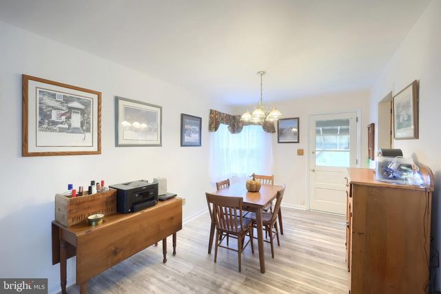 2022 NORTH DR, York, PA 17408