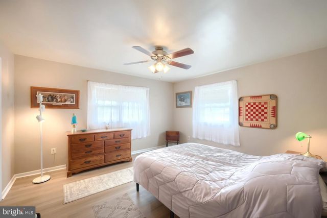 2022 NORTH DR, York, PA 17408