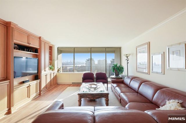 5 Horizon Road 1405-1407, Fort Lee, NJ 07024