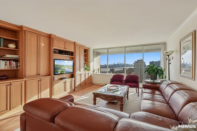 5 Horizon Road 1405-1407, Fort Lee, NJ 07024