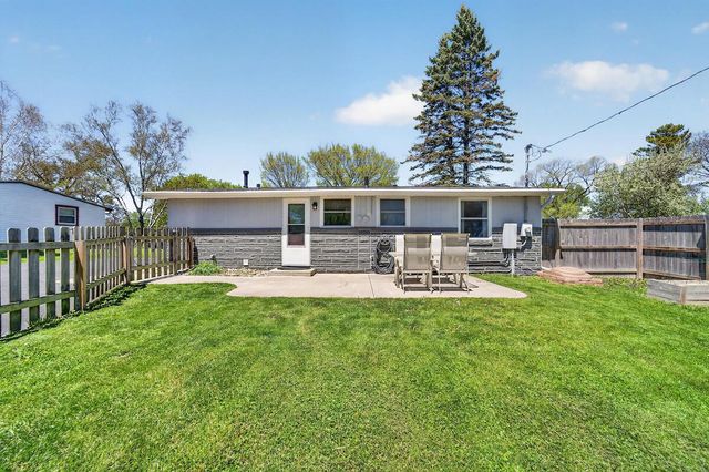 9707 Saratoga DRIVE, Caledonia, WI 53108