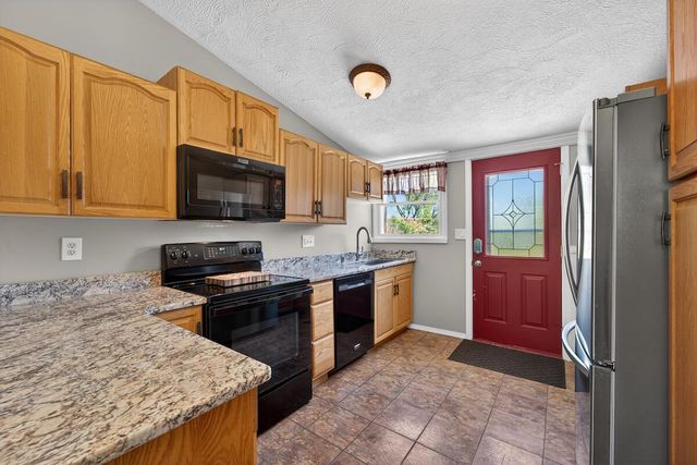 9707 Saratoga DRIVE, Caledonia, WI 53108
