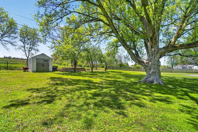 9707 Saratoga DRIVE, Caledonia, WI 53108