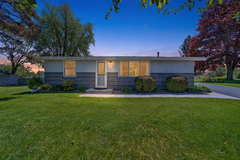 9707 Saratoga DRIVE, Caledonia, WI 53108