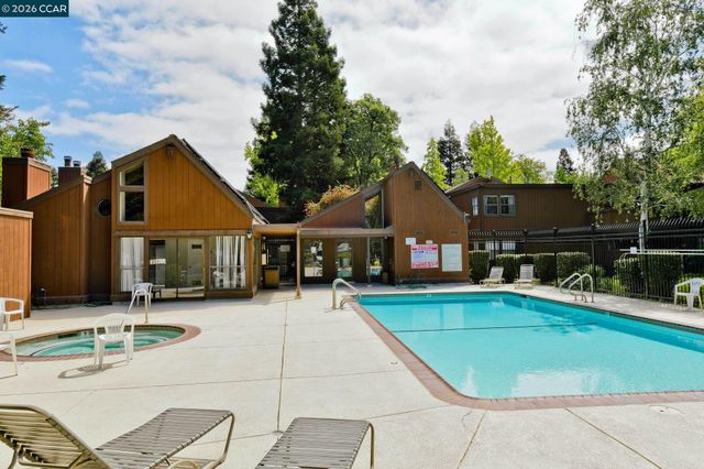 820 Camelback Place, Pleasant Hill, CA 94523