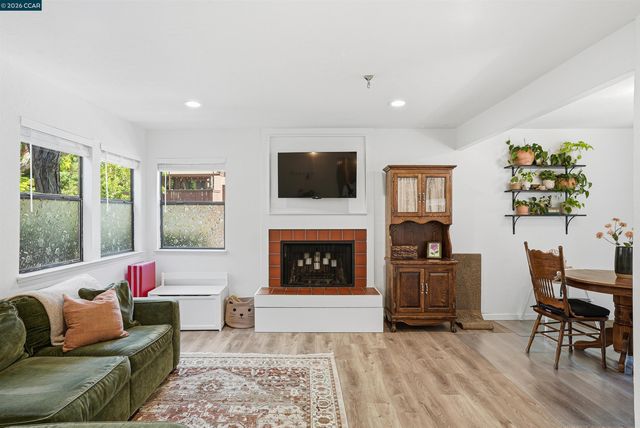 820 Camelback Place, Pleasant Hill, CA 94523