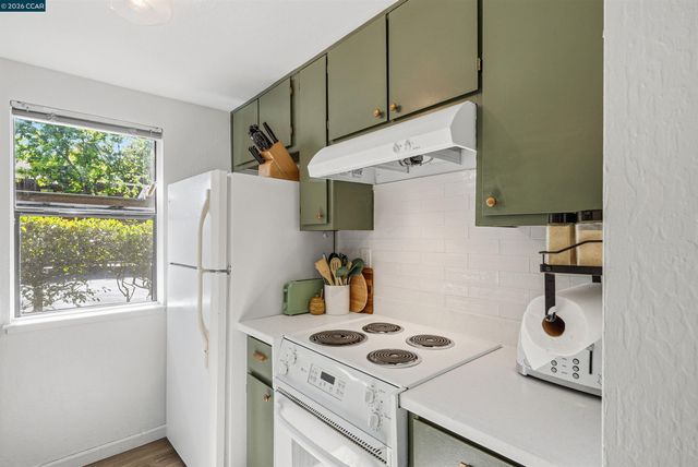 820 Camelback Place, Pleasant Hill, CA 94523