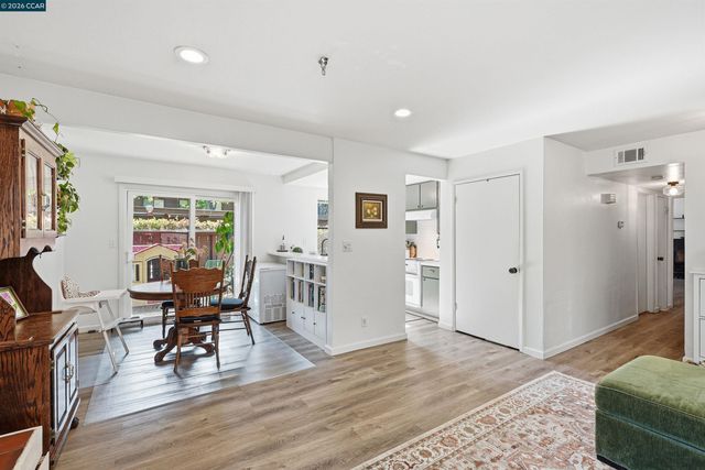 820 Camelback Place, Pleasant Hill, CA 94523