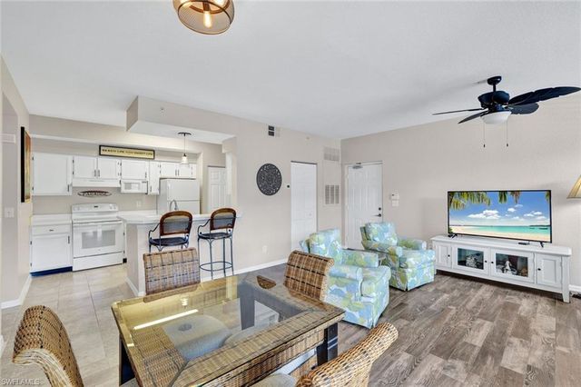 4625 Saint Croix LN 1118, Naples, FL 34109