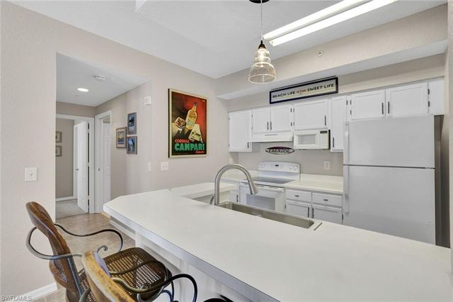 4625 Saint Croix LN 1118, Naples, FL 34109