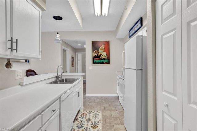 4625 Saint Croix LN 1118, Naples, FL 34109