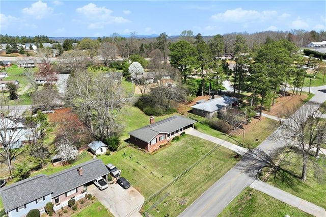 3024 Saint Charles Avenue, Gainesville, GA 30504