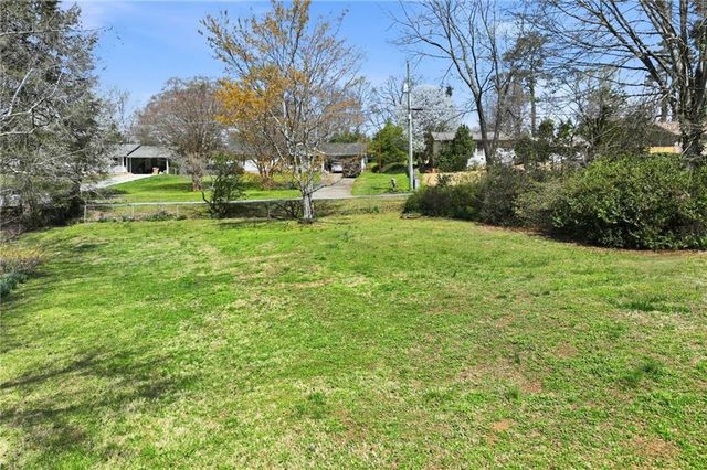 3024 Saint Charles Avenue, Gainesville, GA 30504