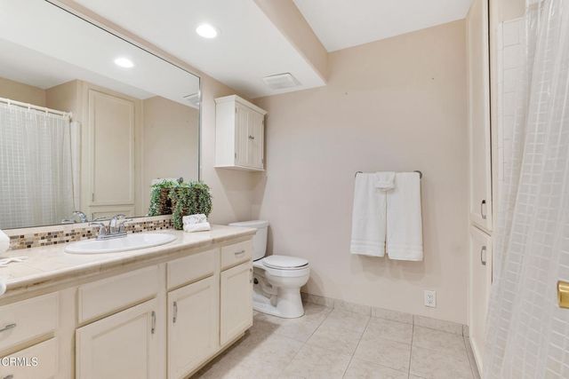 5125 W Wooley Road 5, Oxnard, CA 93035