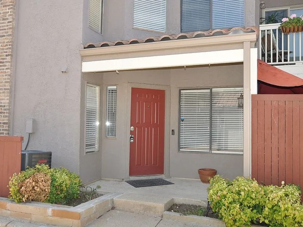 4242 N Capistrano Drive 118, Dallas, TX 75287