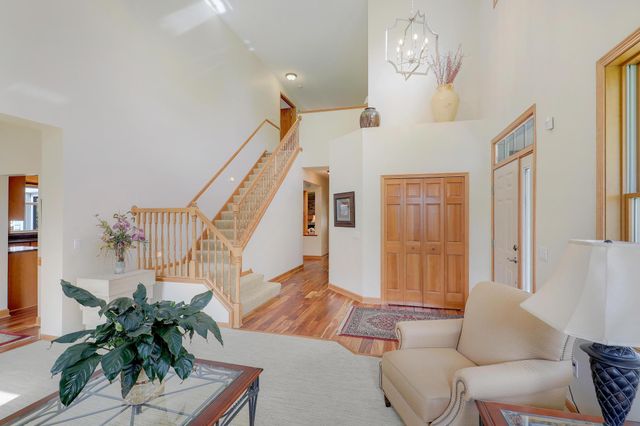 17039 Valley Road, Eden Prairie, MN 55347