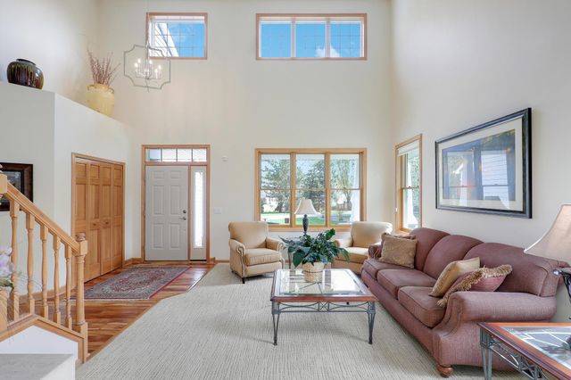 17039 Valley Road, Eden Prairie, MN 55347