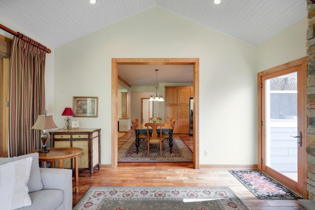 17039 Valley Road, Eden Prairie, MN 55347