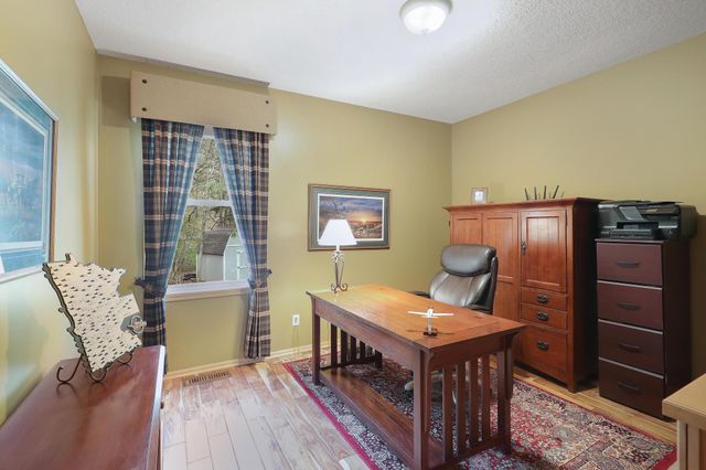 17039 Valley Road, Eden Prairie, MN 55347
