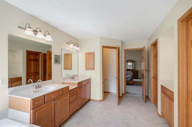 17039 Valley Road, Eden Prairie, MN 55347