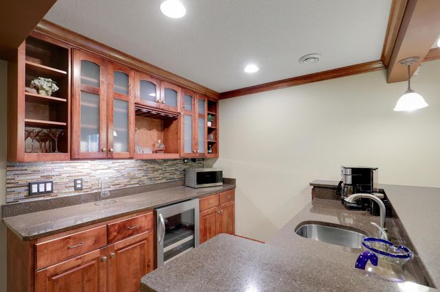 17039 Valley Road, Eden Prairie, MN 55347