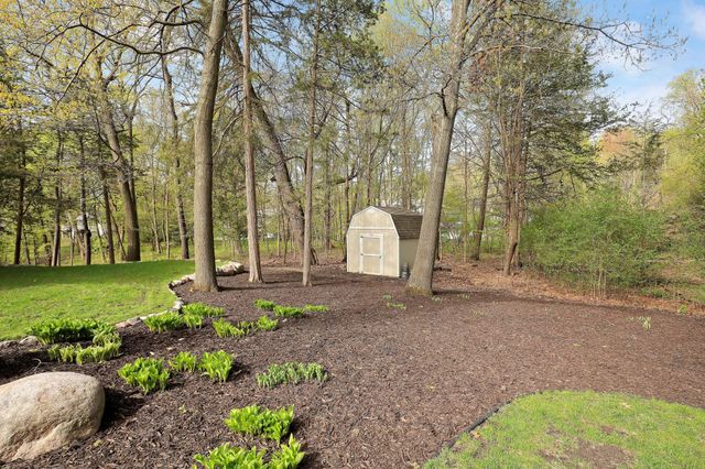 17039 Valley Road, Eden Prairie, MN 55347