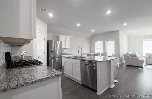 1825 E Vandalia Street, Broken Arrow, OK 74012