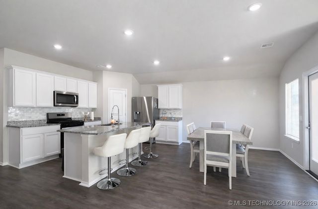 1825 E Vandalia Street, Broken Arrow, OK 74012