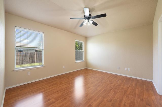 1004 Whitley DR, Leander, TX 78641