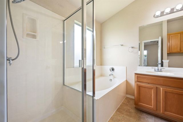 1004 Whitley DR, Leander, TX 78641