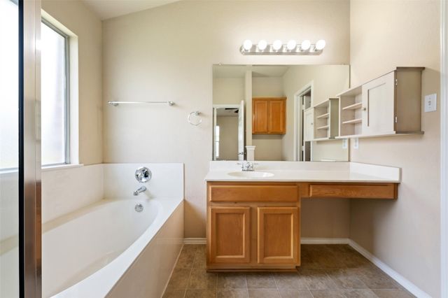 1004 Whitley DR, Leander, TX 78641