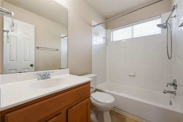 1004 Whitley DR, Leander, TX 78641