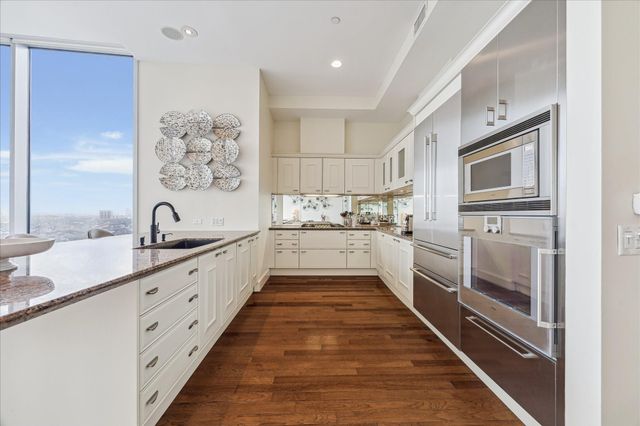 2727 Kirby Drive 16C, Houston, TX 77098