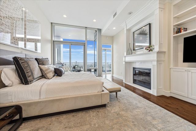 2727 Kirby Drive 16C, Houston, TX 77098