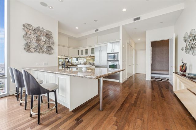 2727 Kirby Drive 16C, Houston, TX 77098