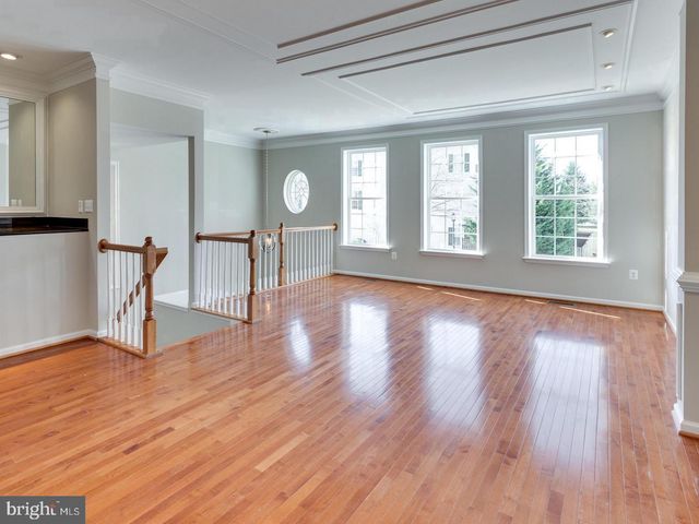 4493 MONMOUTH ST, Fairfax, VA 22030