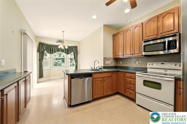 6632 Blue Heather Court, Macungie Boro, PA 18062