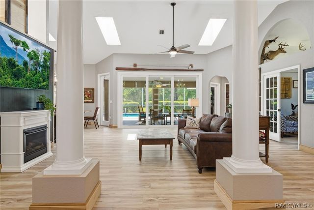 4244 N Butternut Avenue, Beverly Hills, FL 34465