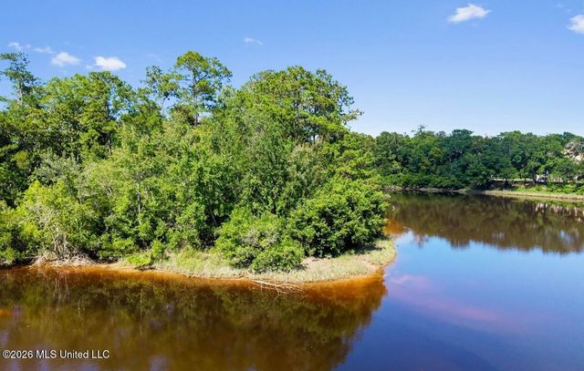 Woodland Circle, D'iberville, MS 39532