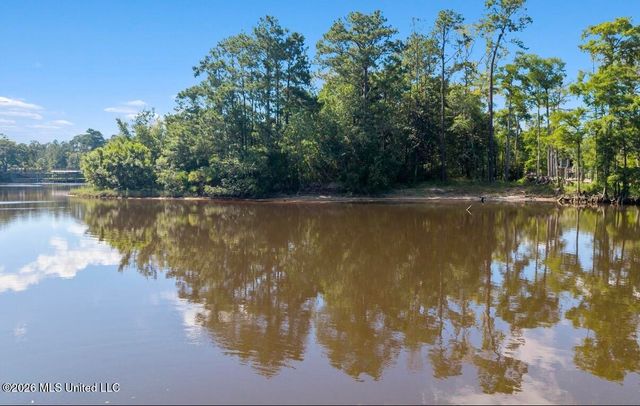 Woodland Circle, D'iberville, MS 39532