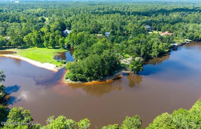 Woodland Circle, D'iberville, MS 39532
