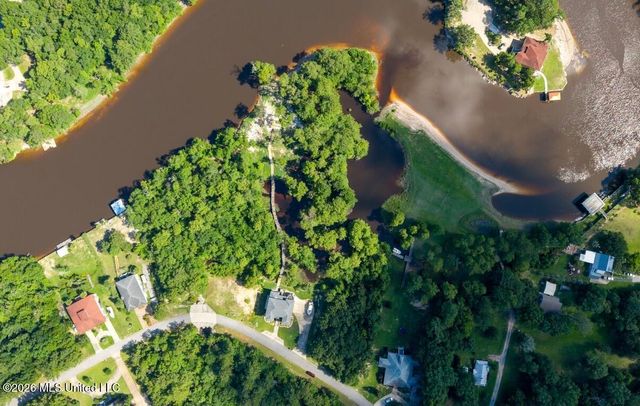 Woodland Circle, D'iberville, MS 39532