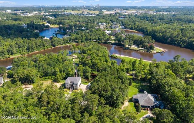 Woodland Circle, D'iberville, MS 39532